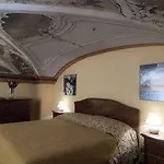 Lagrange شقة فندقية 2*